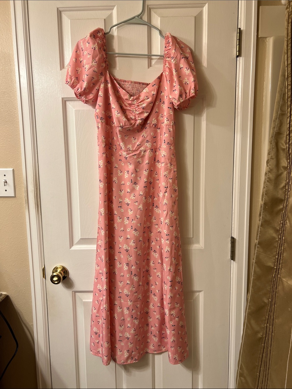 Maxi Dress with Pink Puffed Sleeves Ptp 17